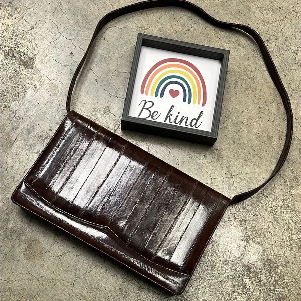 * Vintage Brown Leather Crossbody Bag - Picture 2 of 8